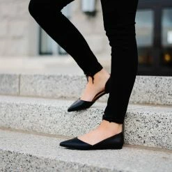 Journee Collection CORTNI STANDARD WIDTH Flats