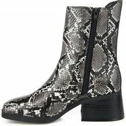 Journee Collection Booties DESREE