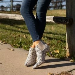 Journee Collection Booties ELITTA