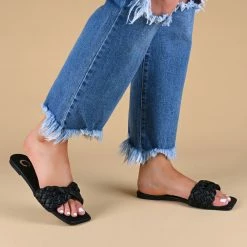 Journee Collection TAMIYA Sandals