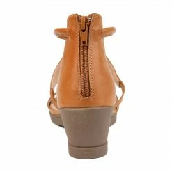 Journee Collection TRAYLE STANDARD WIDTH Sandals