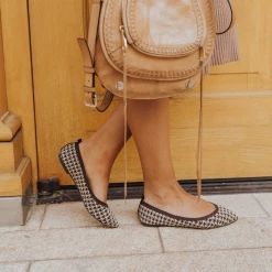 Journee Collection KARISE Flats