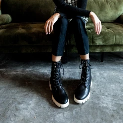 Journee Collection MADELYNN Booties