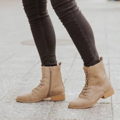 Journee Collection VIENNA Booties