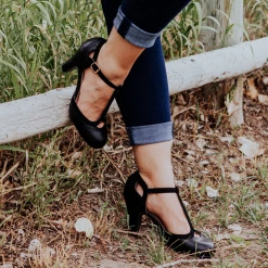 Journee Collection OLINA STANDARD WIDTH