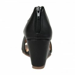 Journee Collection ARETHA WIDE WIDTH Heels