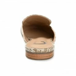 Journee Collection Flats RENEYE