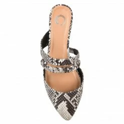 Journee Collection OLIVEA Flats