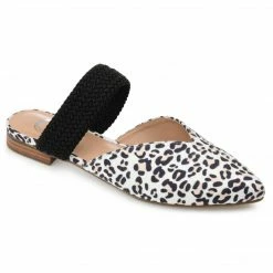 Journee Collection ROXEENE Flats